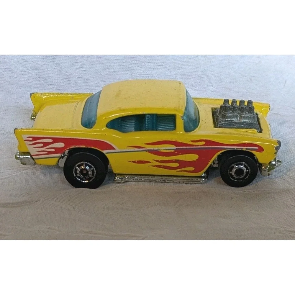 Vtg 80s Hot Wheels Cars Corgi Diecast Trucks Tank Police Mattel Toys Lot 1:64